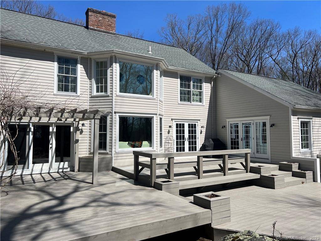 This gorgeous light and bright Colonial has been recently renovated and is in a top notch area of Washington.