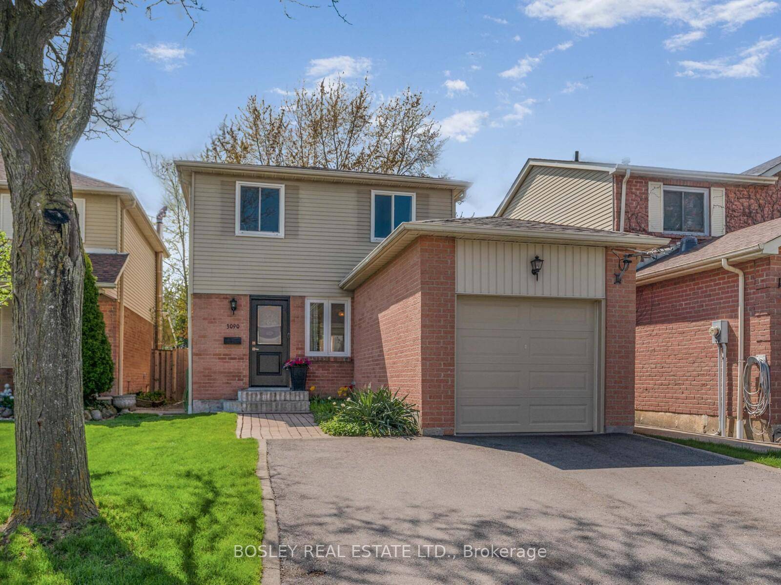 Welcome to 3090 Keynes Crescent A lovingly maintained 3 bedroom, 2 bathroom family home located in the heart of Meadowvale.