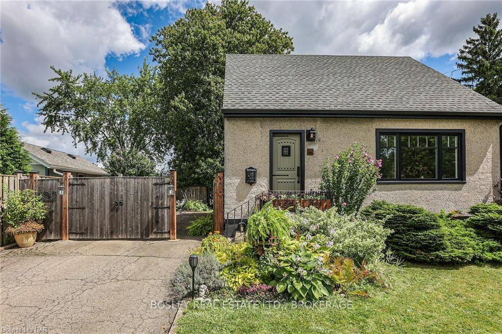 This stylish, well maintained home is ideally located in a family friendly pocket of Niagara Falls, it is both central to amenities while maintaining the privacy and charm that accompanies ...