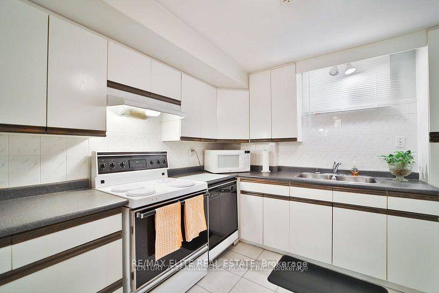 Bright amp ; Spacious 2 Bedroom Lower Level Apartment of Backsplit 5 in the Sought After Tam O'Shanter Neighborhood.