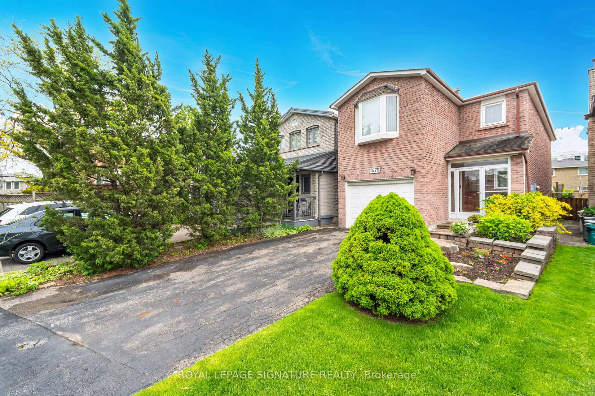 Imagine your family thriving in this exceptional 4 bedroom home, perfectly situated in the highly sought after Rathwood neighbourhood of Mississauga.