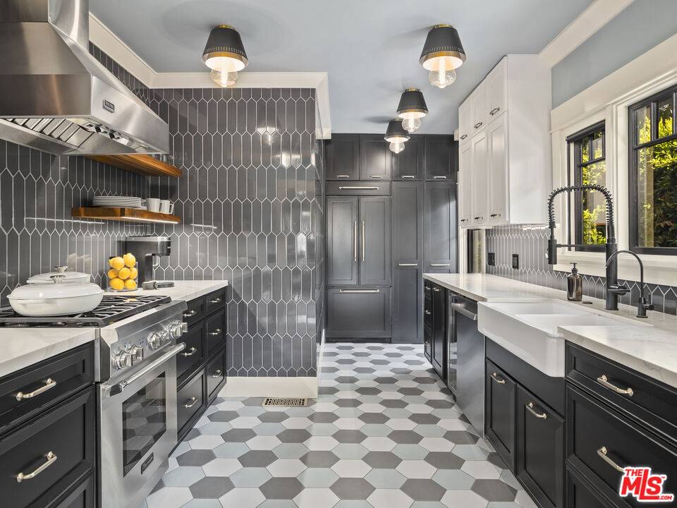 1528  N Curson Ave 3BR Hollywood Hills East La