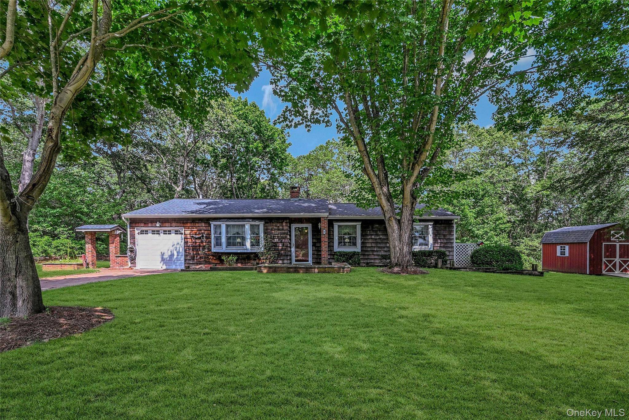 Spacious Ranch With Country Charm amp ; Endless Possibilities !