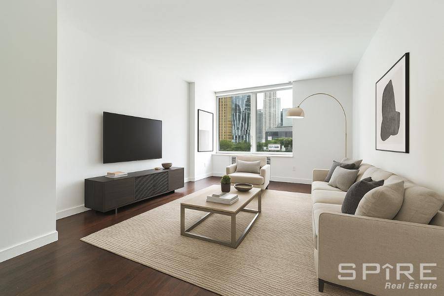 Apartment 3E is a spacious 634 sq.