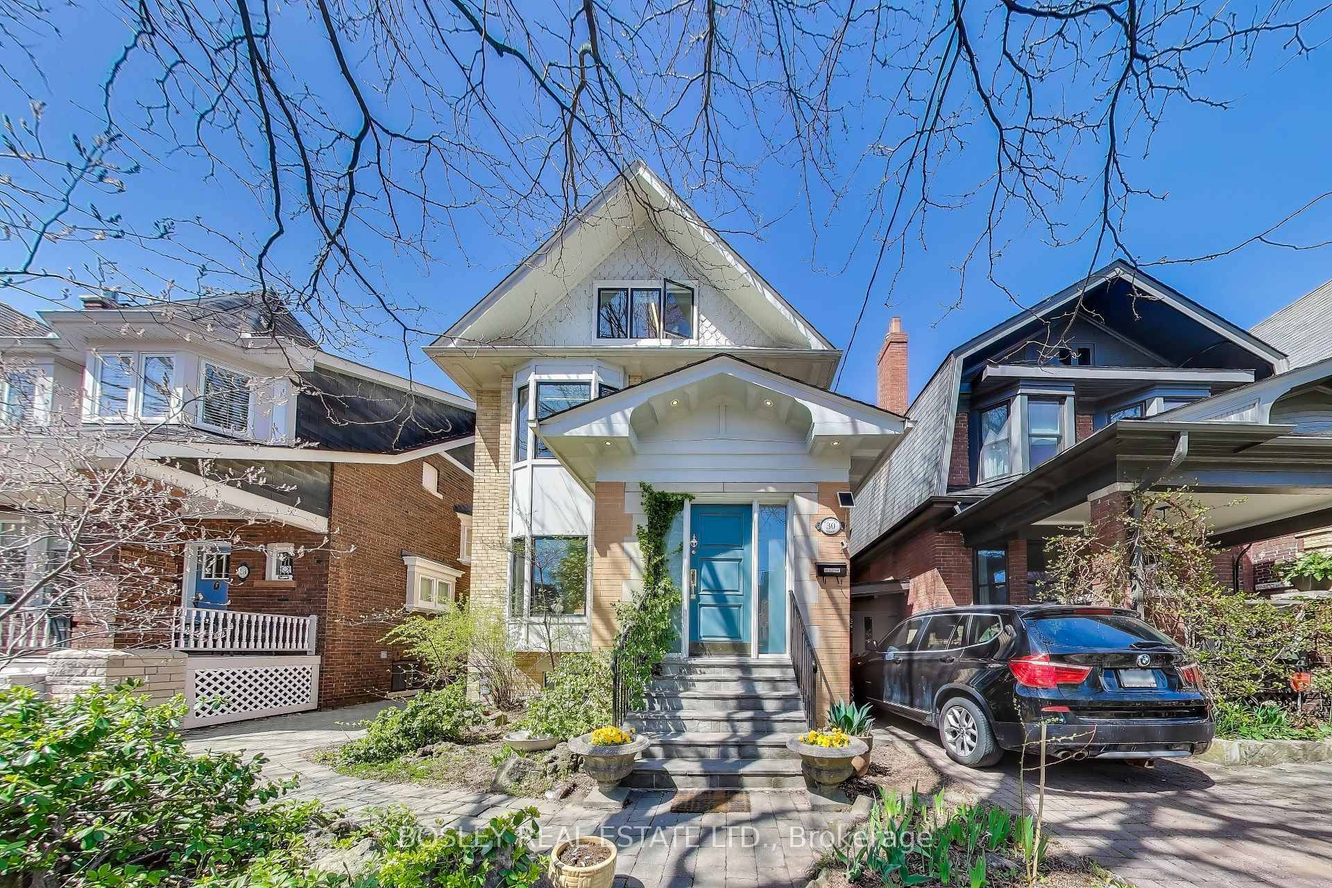 Butternut Beauty in Playter Estates !