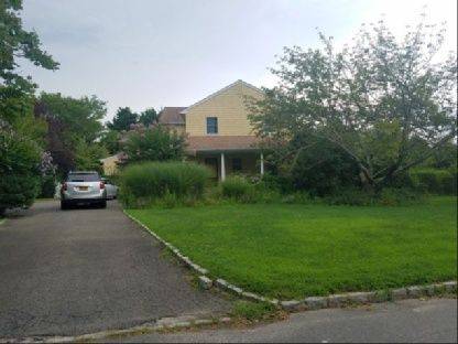 106 Longview rd, Southampton NY 11968