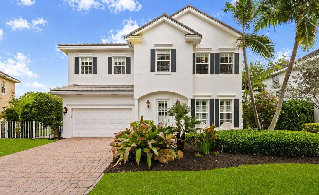 Situated on one of the largest lots in the prestigious La Preserve gated community, this spacious single family residence offers 4 bedrooms, 3.