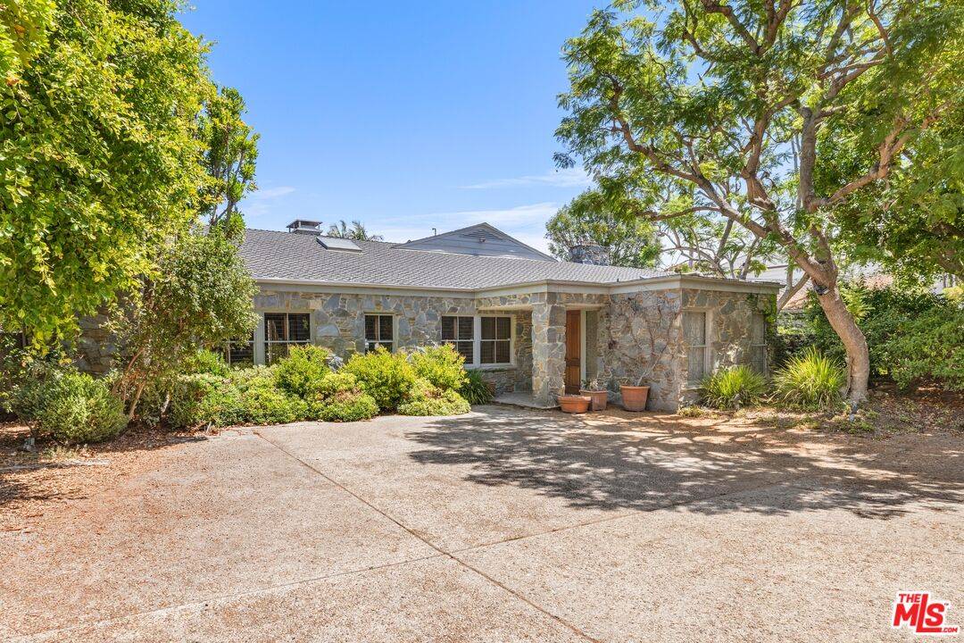 184  S Rockingham Ave 4BR Brentwood La