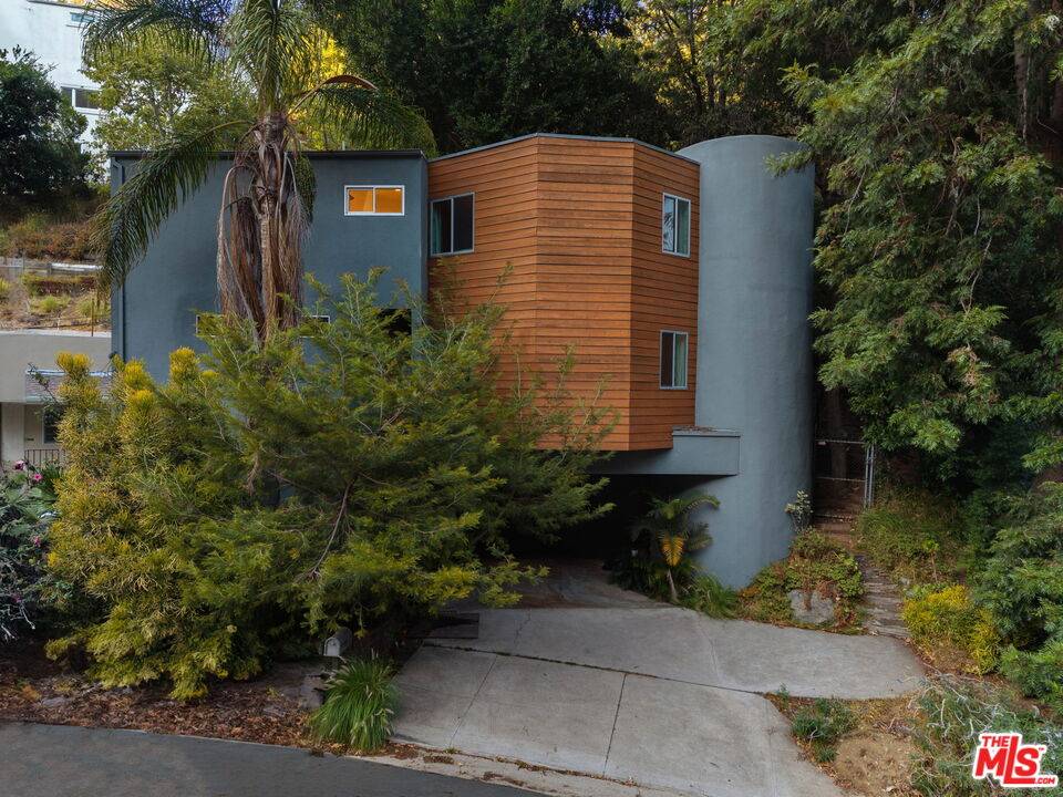 2180   Laurel Canyon Blvd 3BR Hollywood Hills East La