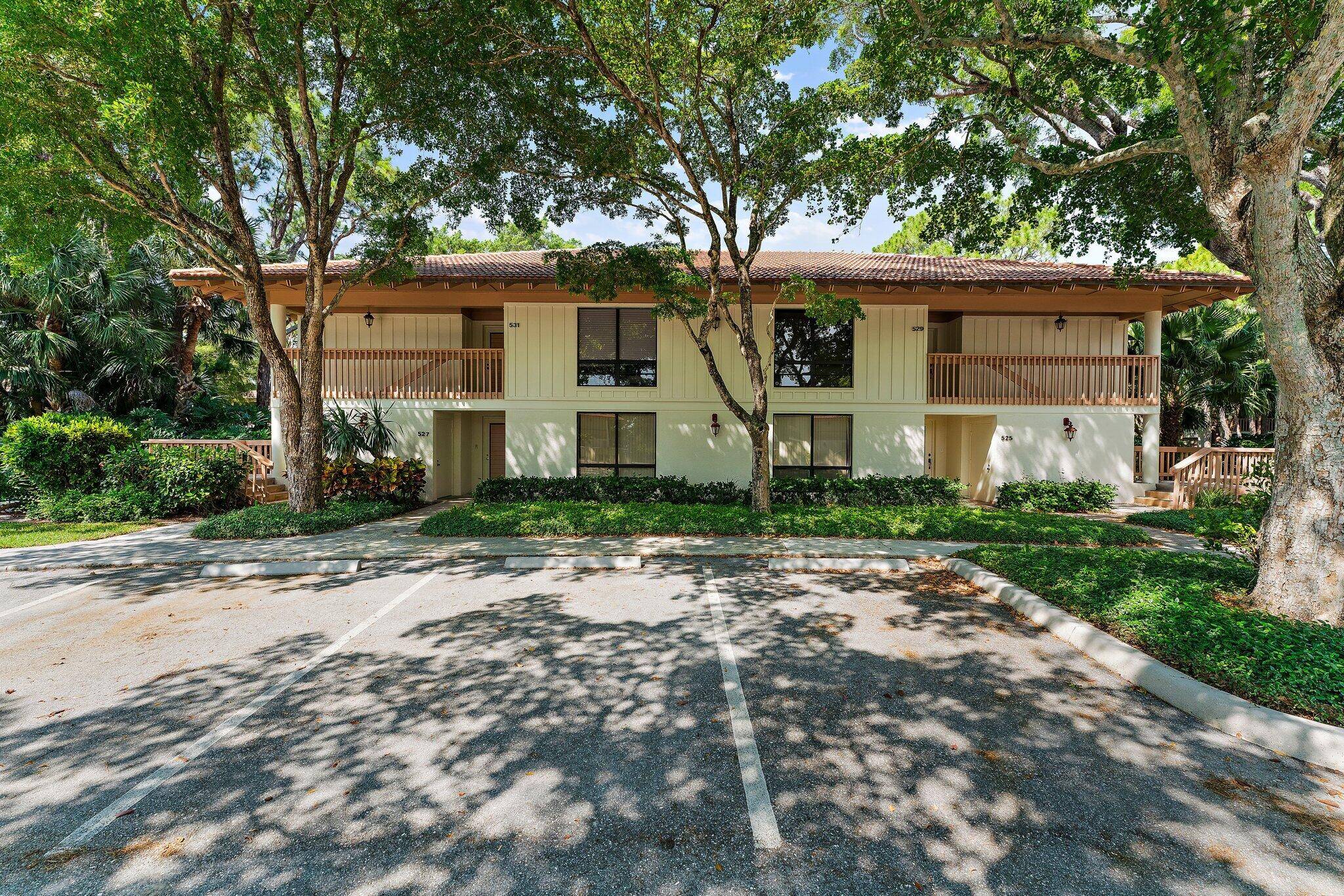 Beautiful 2 bedroom 2 bathroom ground level Golf Villa in PGA National available for sale and or furnished annual rental.