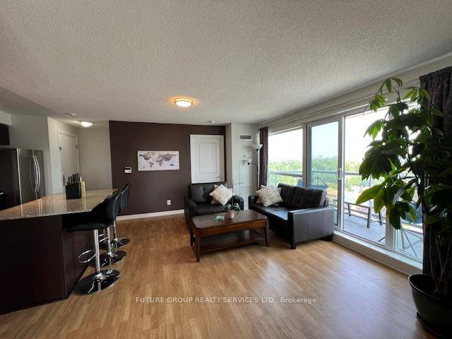Welcome to the ultra chic Legacy at Heron's Hill !