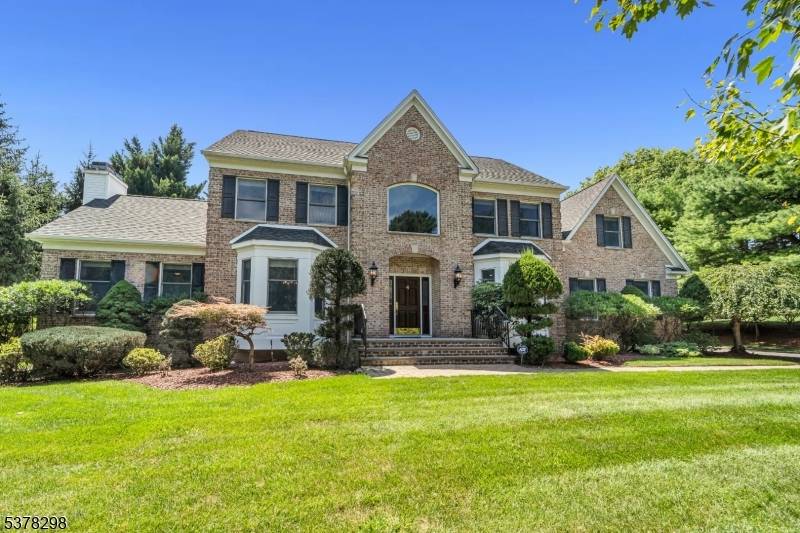 Welcome to 4 Michelle Court a stunning residence nestled on a quiet cul de sac in desirable Harrington Park.