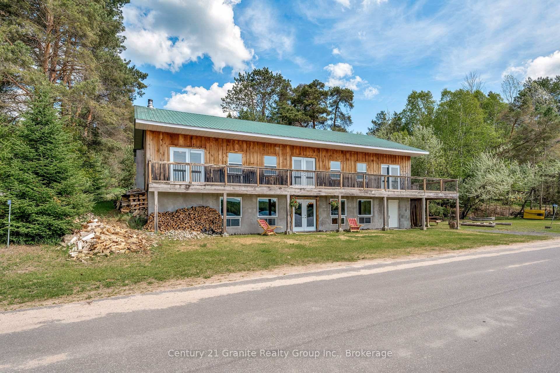 Ultimate lakeside escape, 4, 000 sq.