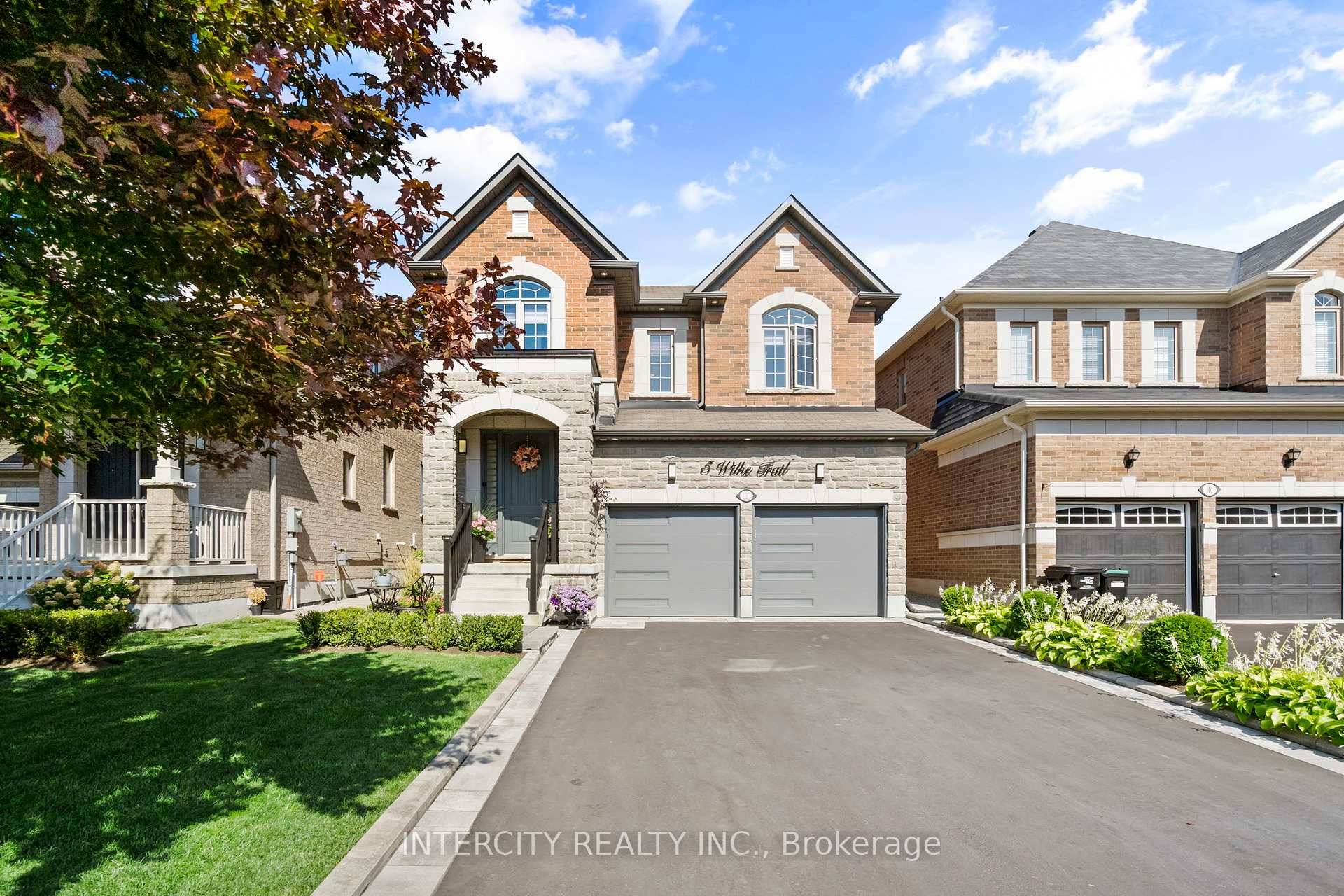 Welcome to 5 Wilke Trail nestled in the heart of Bradford.
