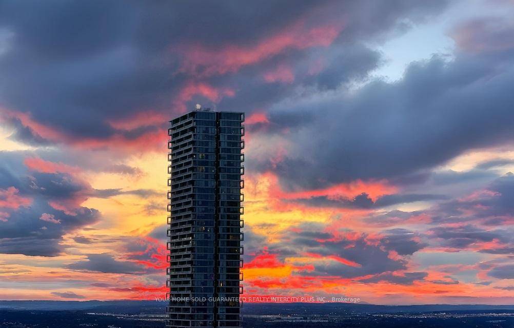 Stellar contemporary condo in the heart of Vaughan's Metropolitan Centre.