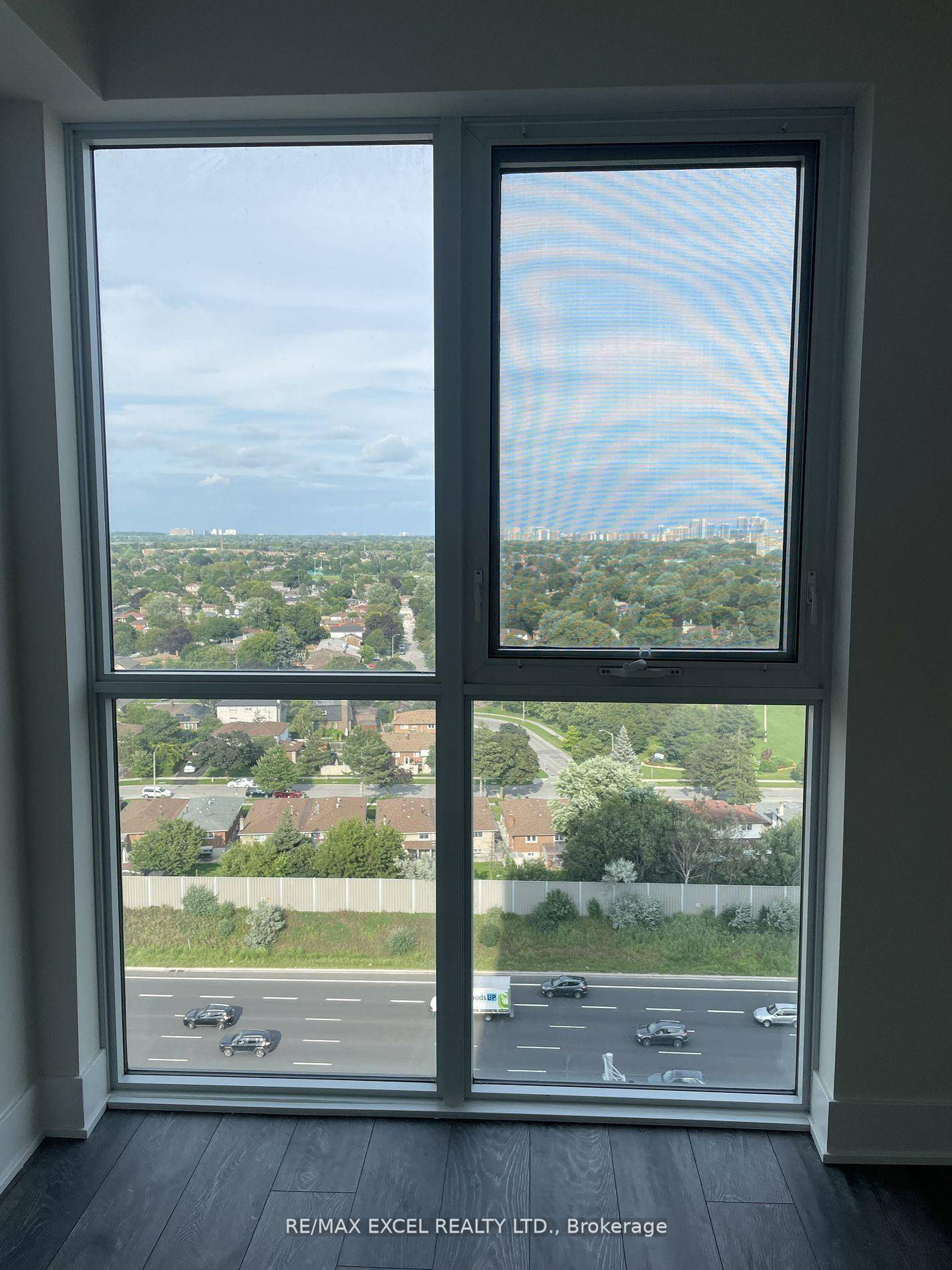 Excellent Location, Steps To Fairview Mall Shopping Center, Subway, Bus Station, Library, Restaurants, Cineplex Theatre, Schools Close To Supermarket, 404 amp ; 401 Dvp Master Planned Community At Don Mills ...