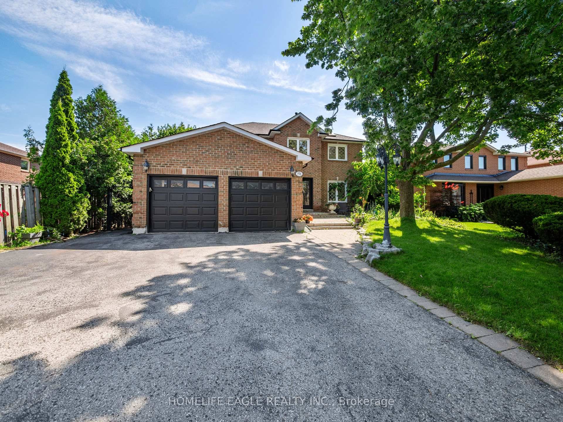 ALL INCLUSIVE Perfect Newly Upgraded Walk Out Basement Overlooking Private Greenspace NEW Vinyl Flooring Throughout Tons of Natural Light Feels Like Living on the Main Floor !