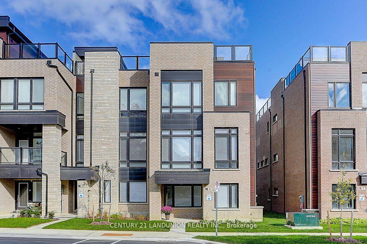 Attention Investors, super opportunity for end user and mix use, extensively renovated, 6 bedrooms, 6 full baths.