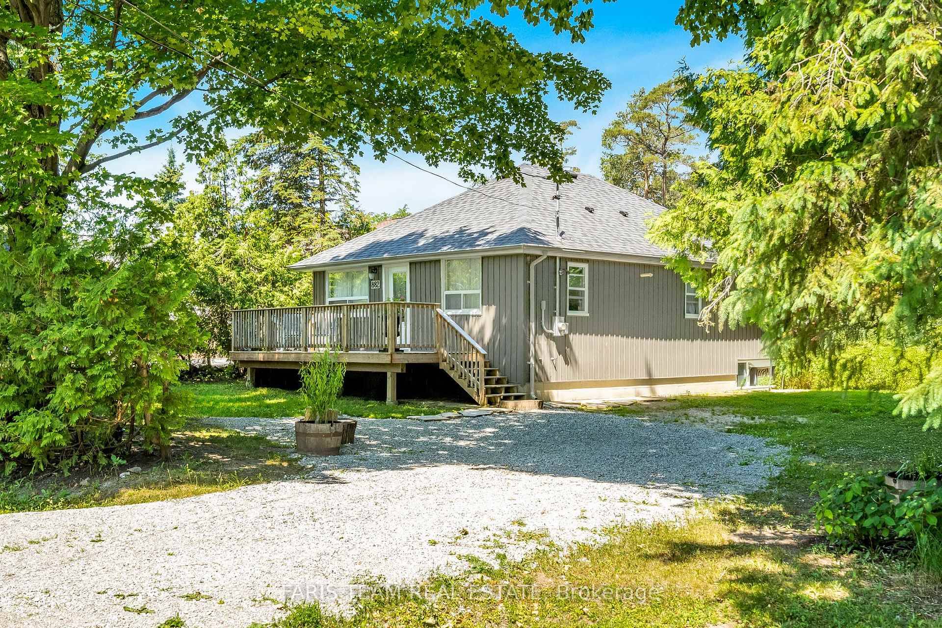 Top 5 Reasons You Will Love This Home 1 Ideally situated just a 2 minute walk from Lake Simcoe with exclusive use of Nantyr Beach, and nearby schools, with all ...