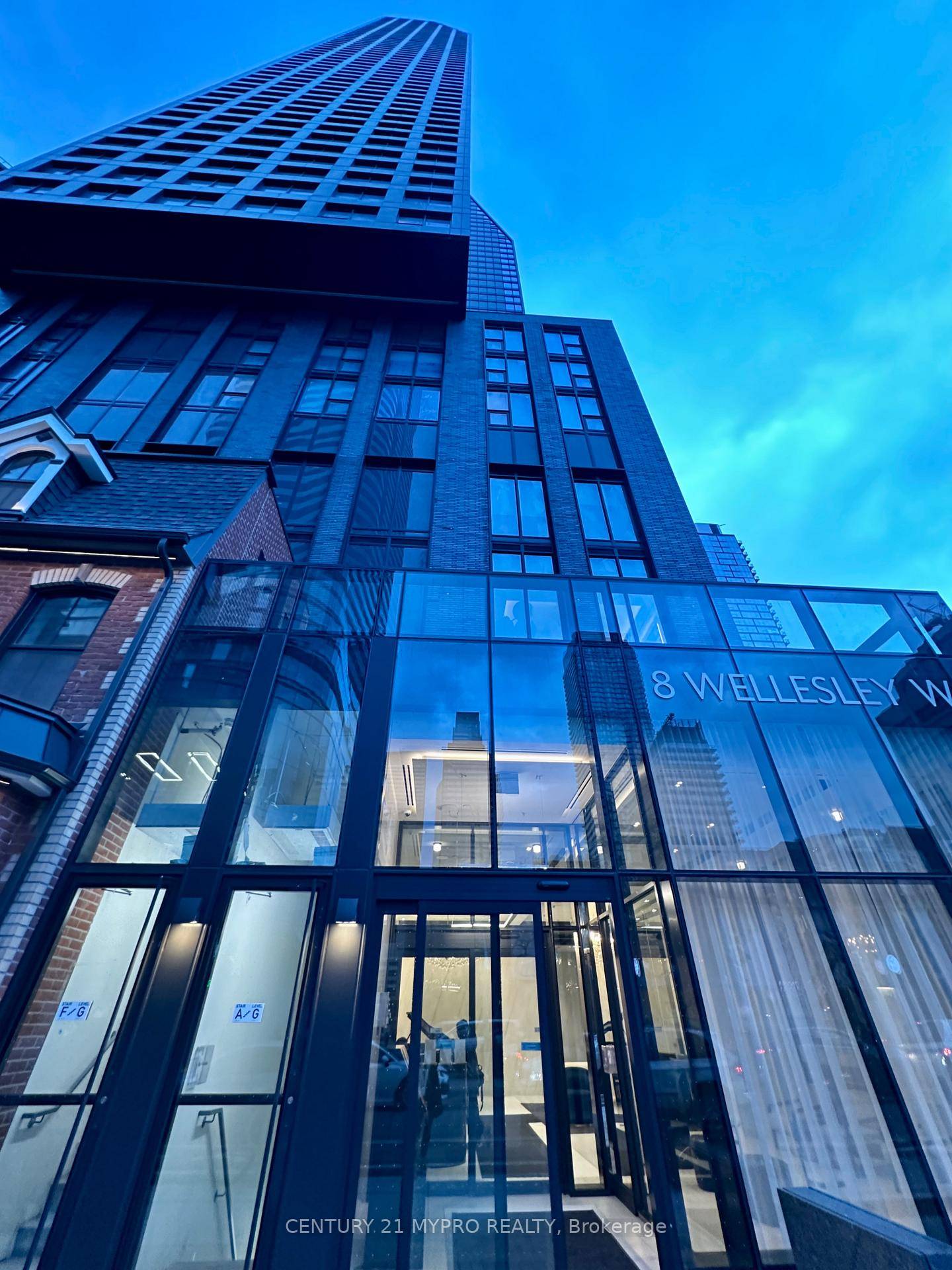 Excellent Downtown Toronto Location !