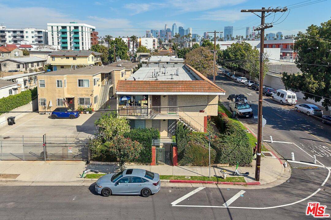 1056   Dewey Ave 12BR La