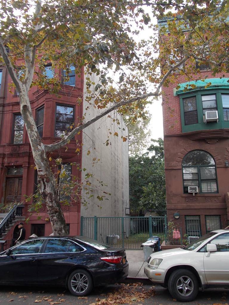 Vacant Lots in Harlem For Sale