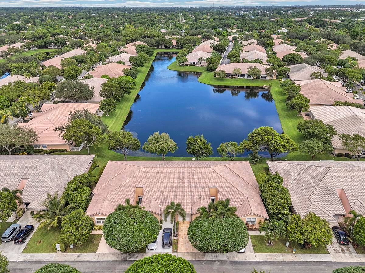 Beautiful 2 bed, 2 bath villa with 1 car garage in the heart of Delray Beach boasting a massive water view !