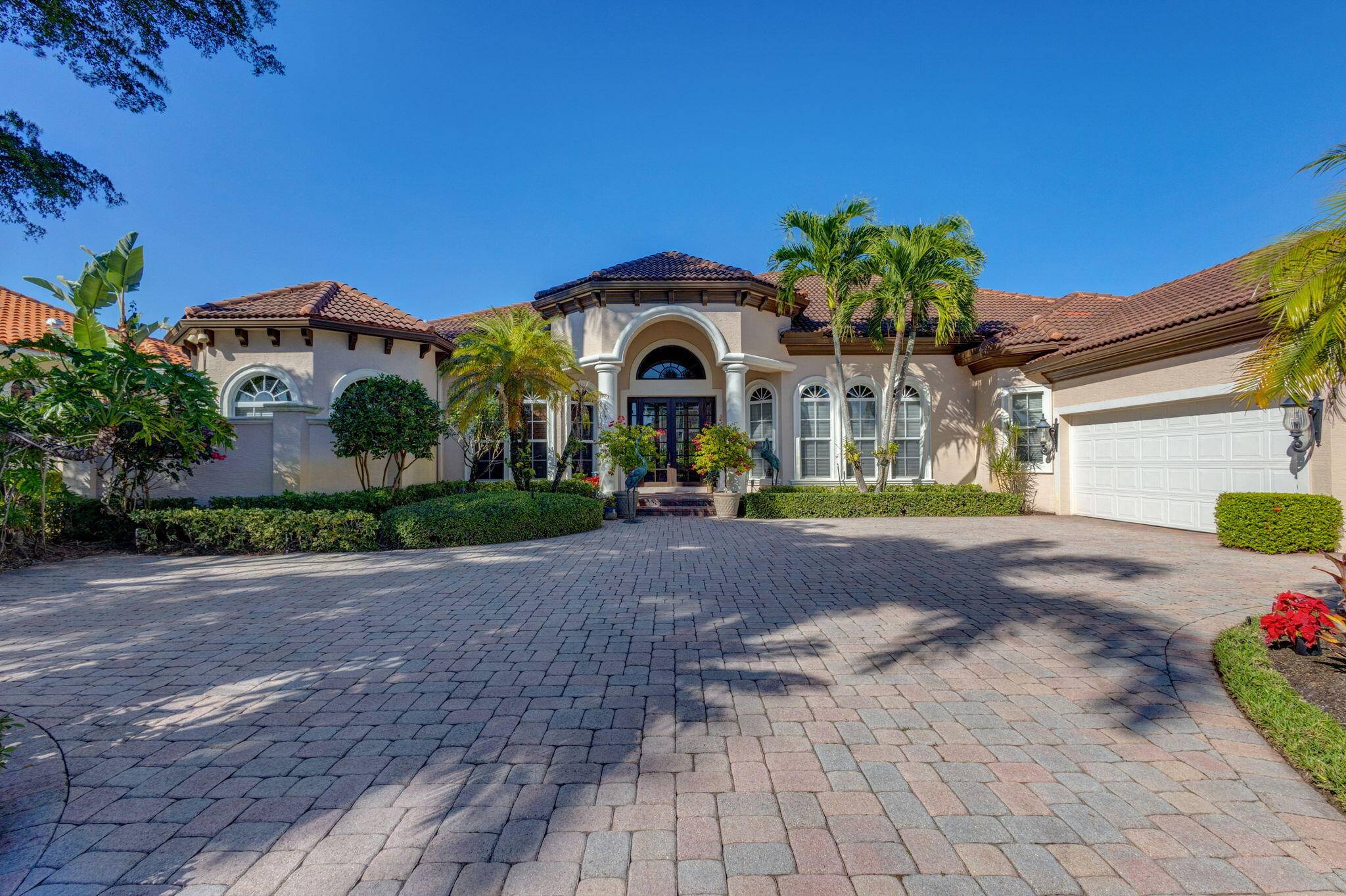 Spend your winter months in this 4 bed, 4.