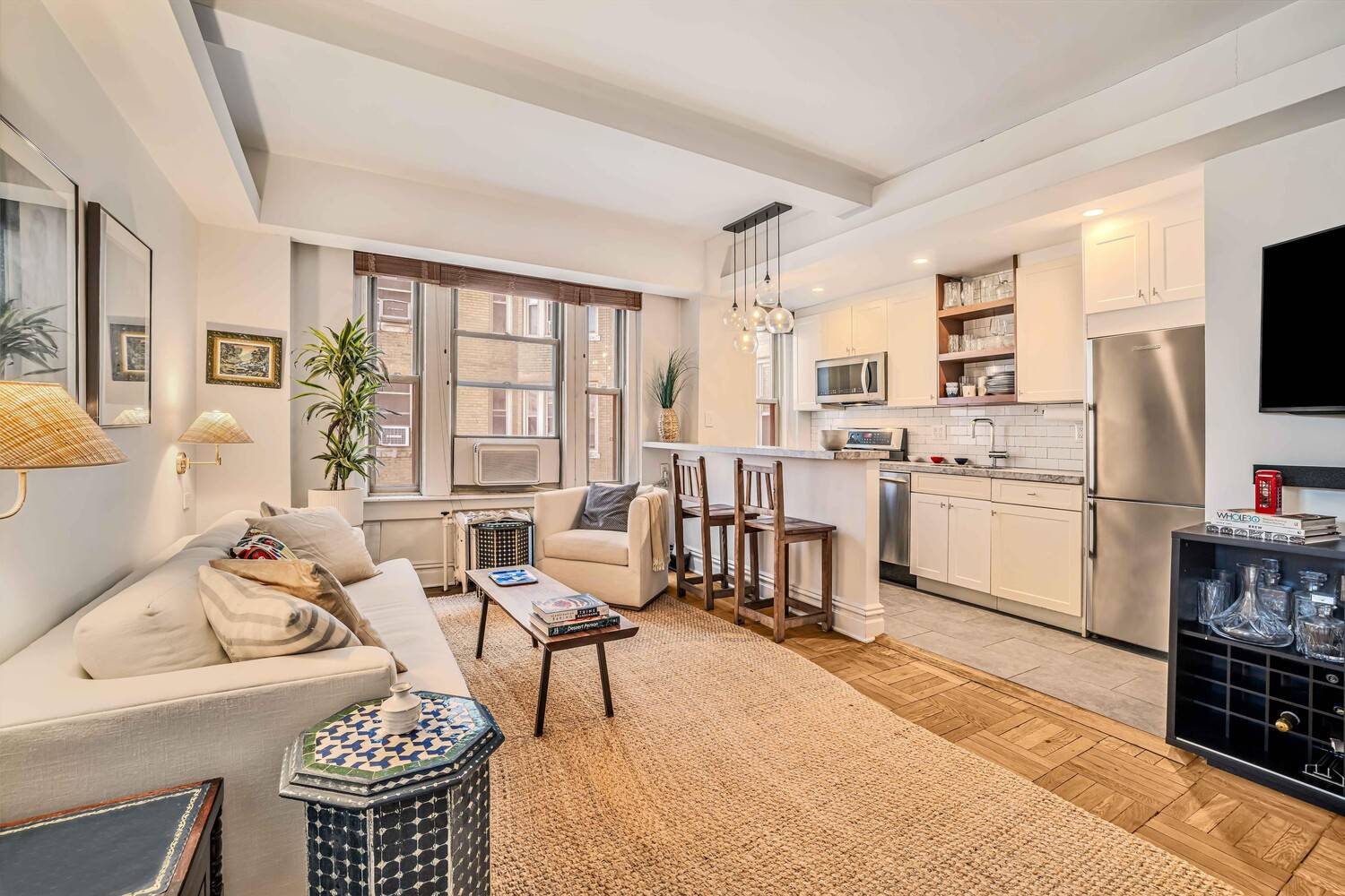 Chic 1 Bedroom Co op with Iconic Views at 24 Fifth Avenue in the Heart of Greenwich Village Welcome to your dream home in one of Manhattan's most coveted neighborhoods ...