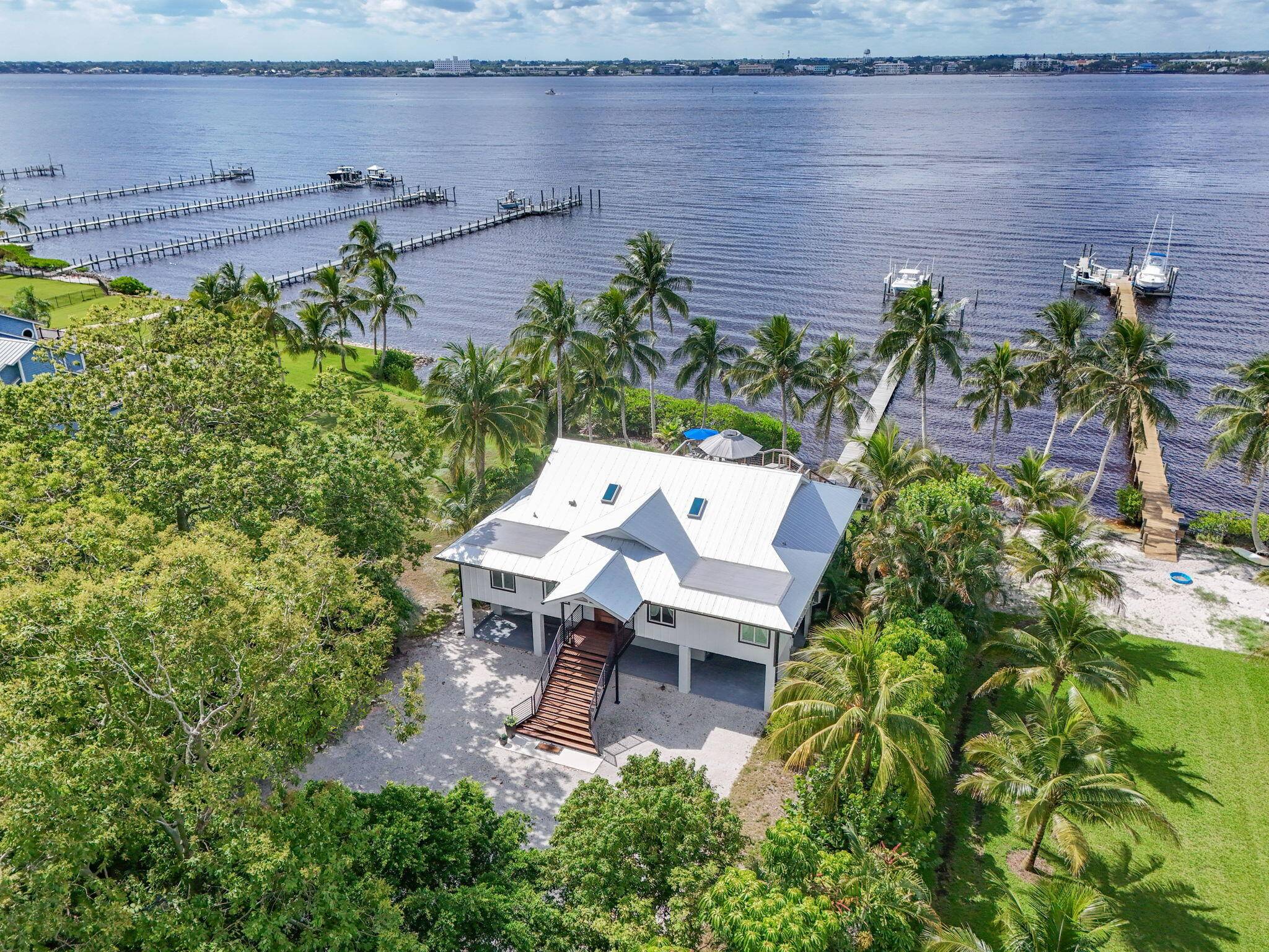 Stunning Waterfront Home With Breathtaking Views Of The Intracoastal.