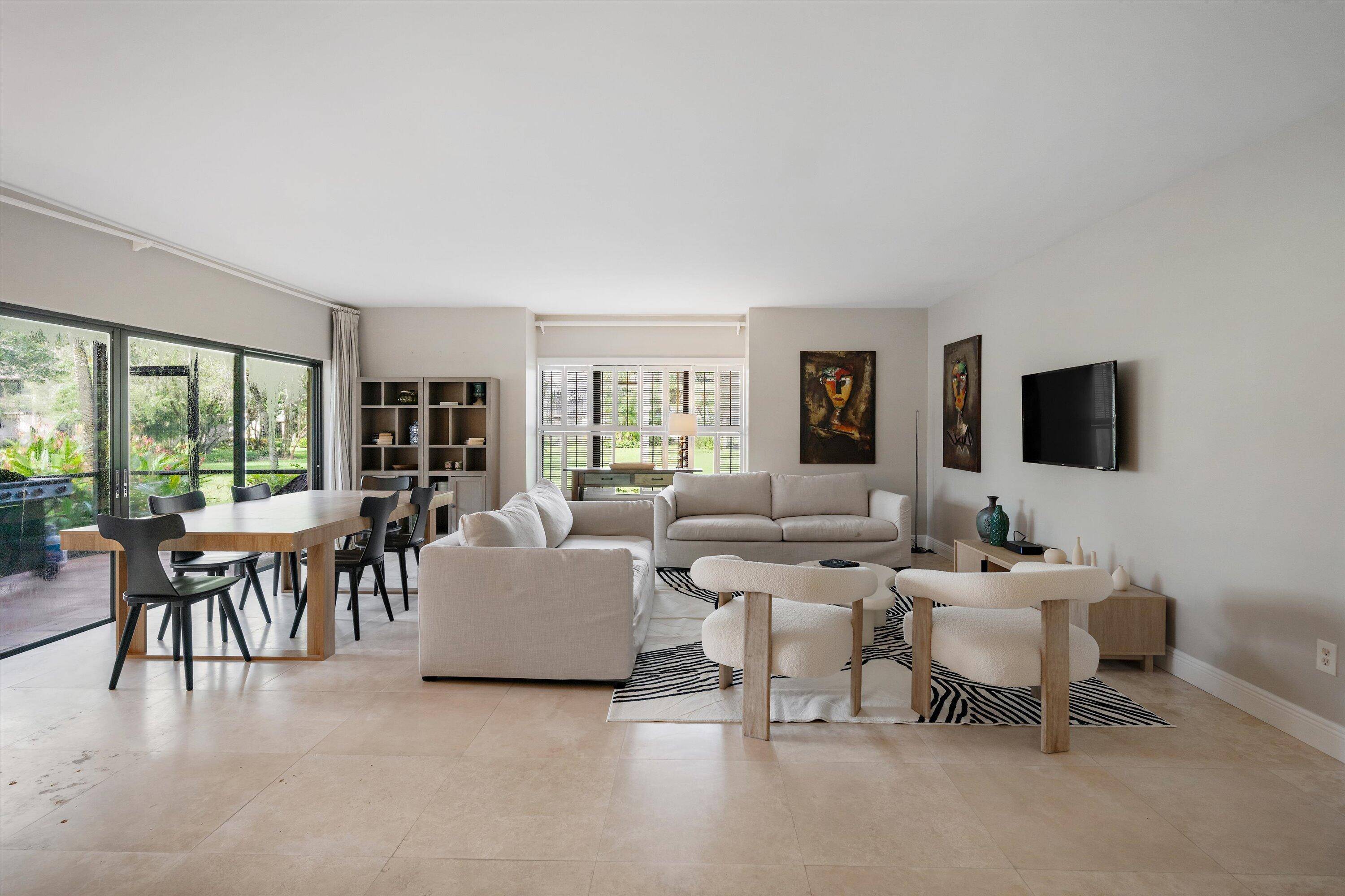 Don't miss your chance to own a piece of paradise with this freshly updated 3 BED 3 BATH La Quinta condo that offers 1, 800 square feet of luxurious living ...