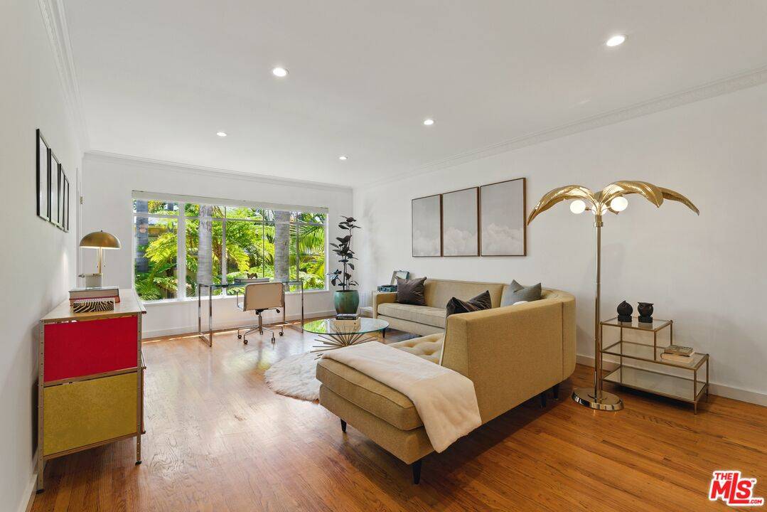 1615 N LAUREL AVE 1.0 Hollywood Hills East LA