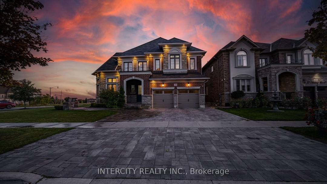 Absolutely Show Stopping Luxury Home !