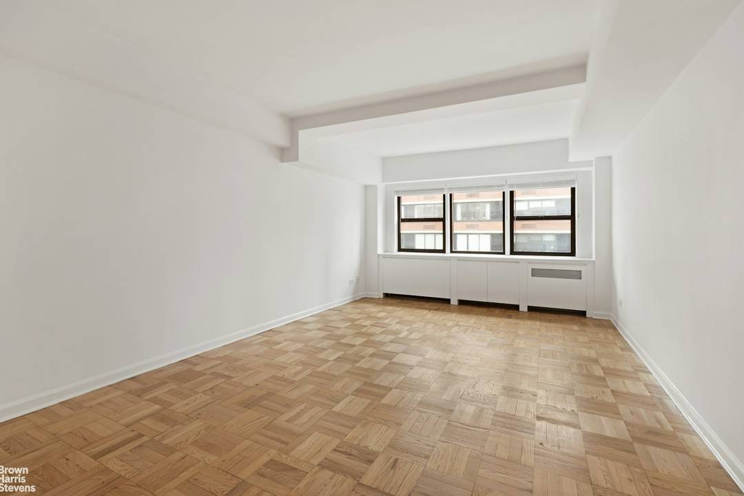 UES Light filled Studio !