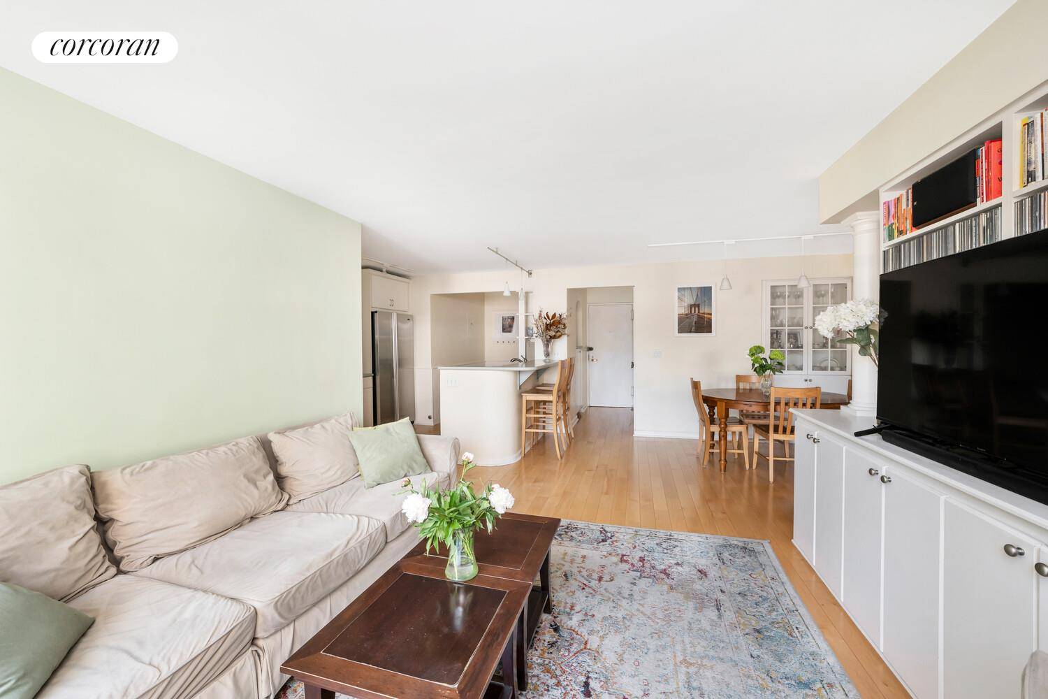 Welcome to Residence 8LS at The Harridge House 225 East 57th Street.
