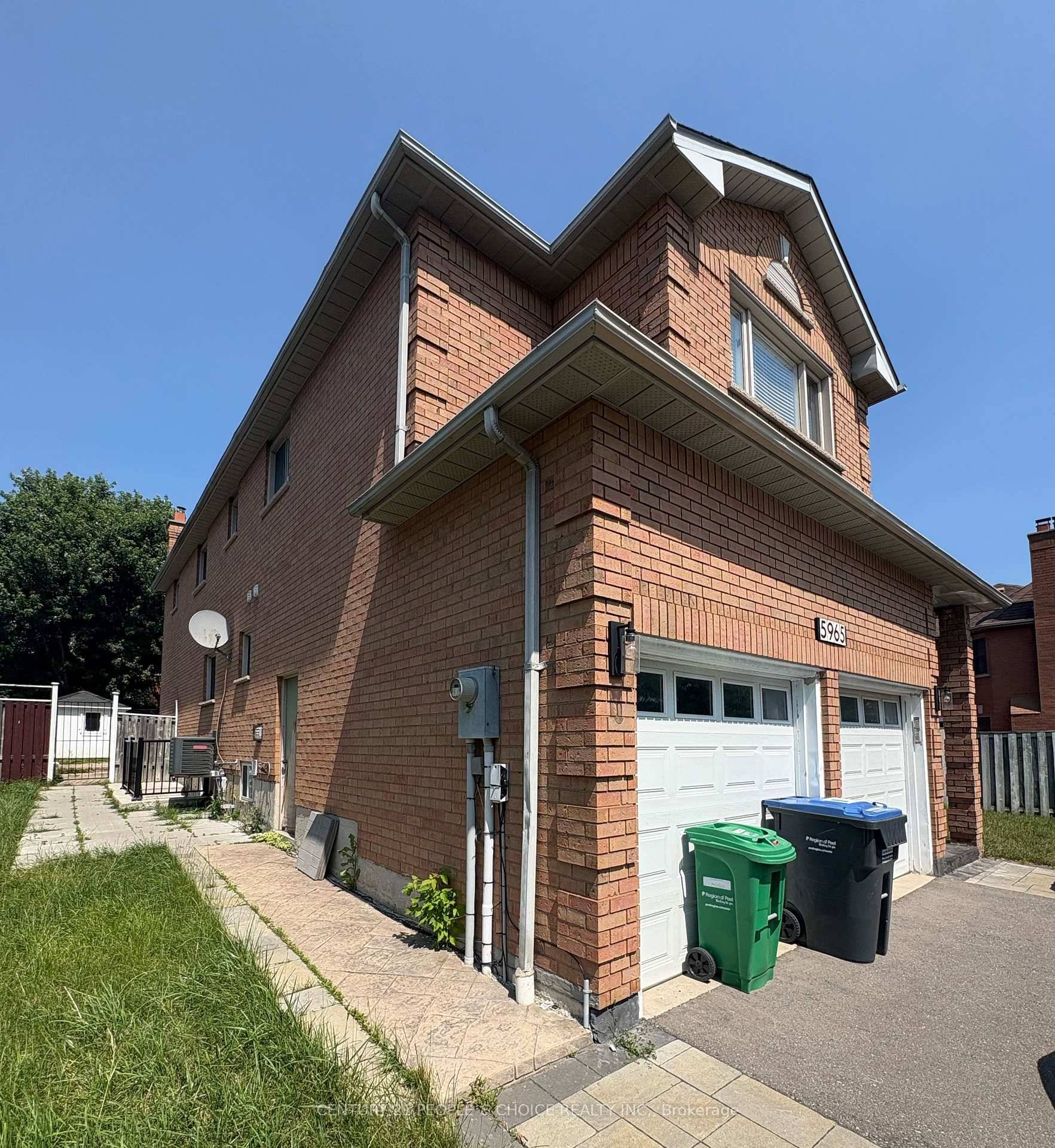 Spacious and bright legal basement apartment with a private separate entrance, located in the highly sought after East Credit neighborhood.