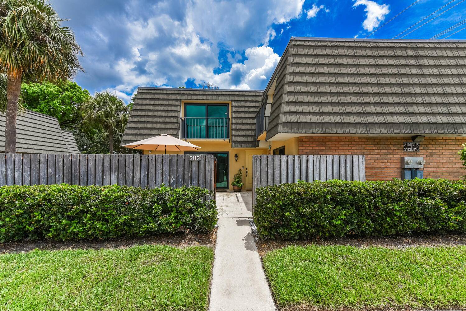 Welcome to this charming 2 bedroom, 2.