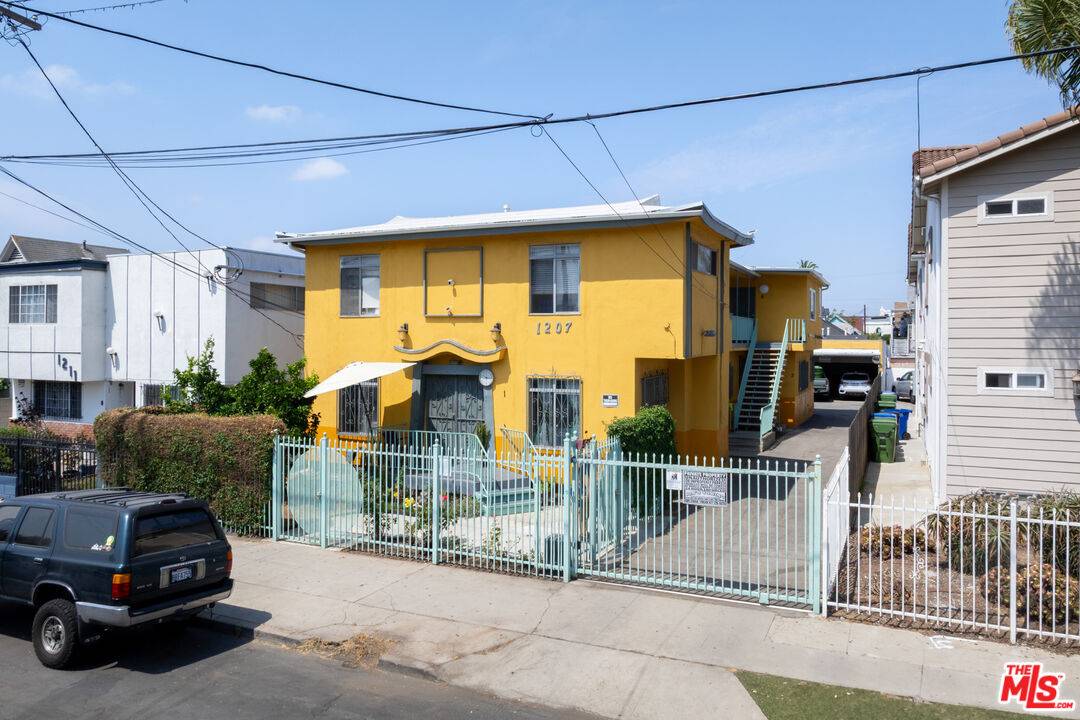 1207 S Catalina St 8BR La