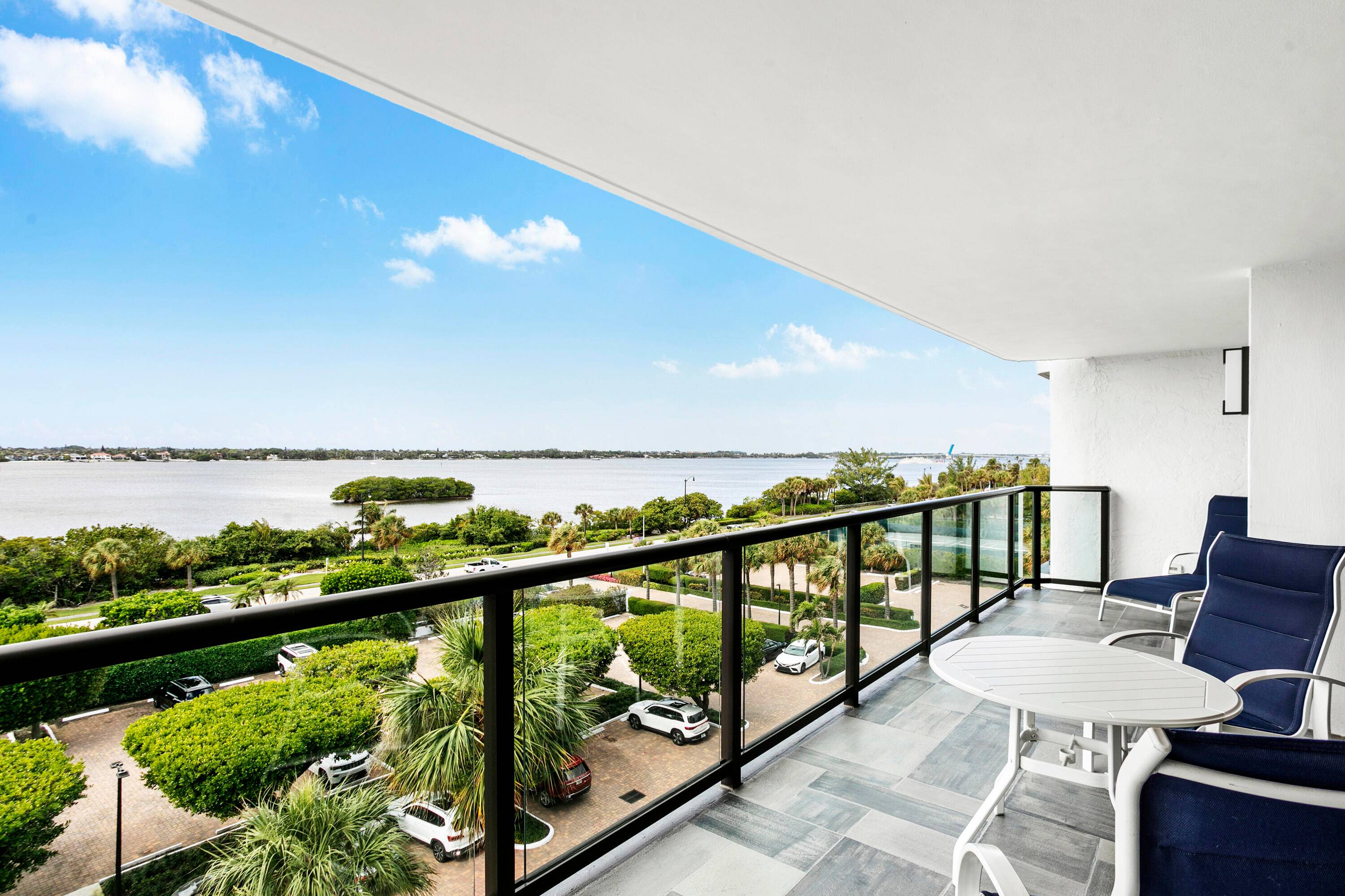 Fantastic intracoastal views from this large 2 bedroom 2 bath condo on the fifth floor.