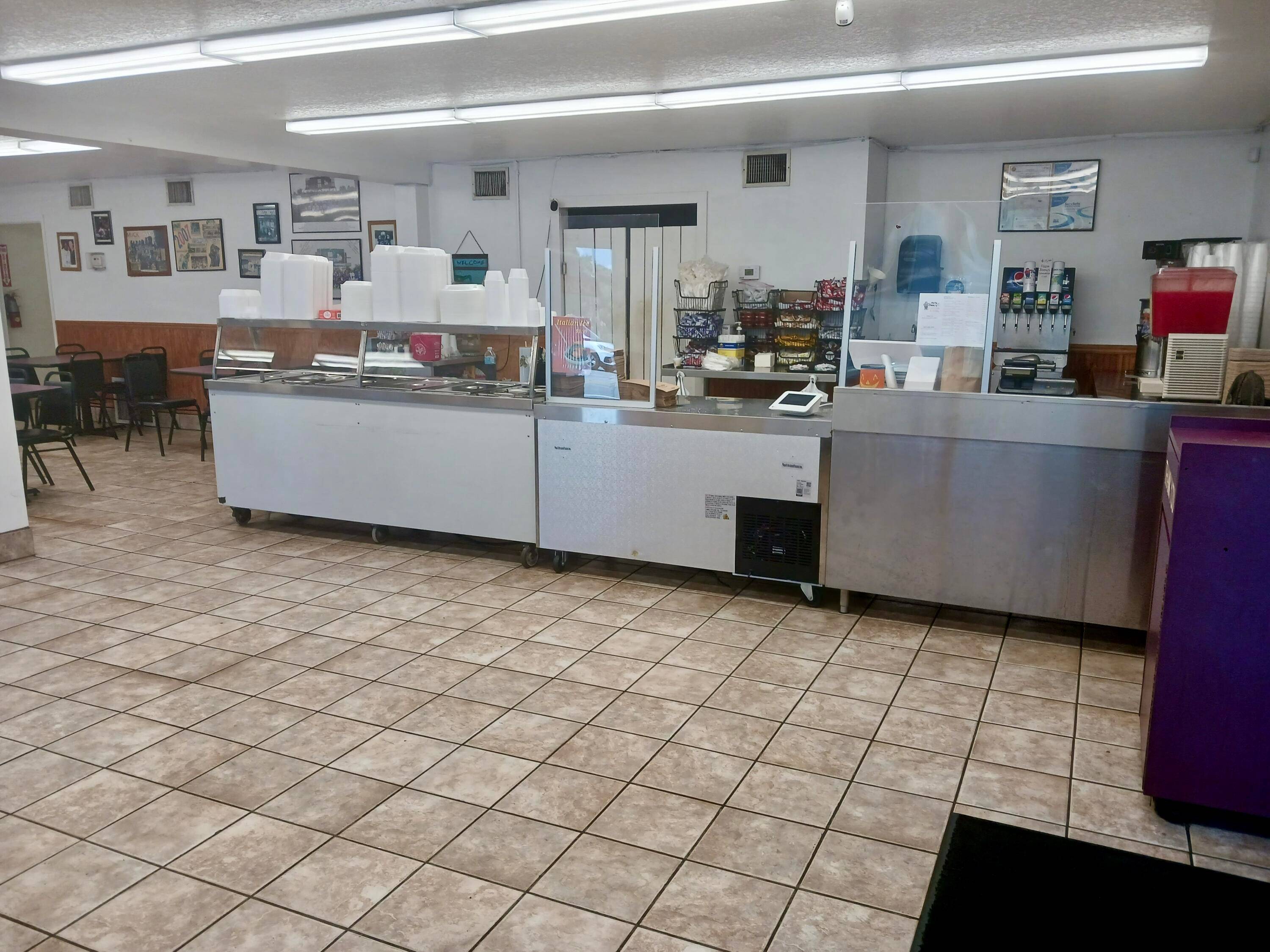 Exciting Restaurant Opportunity in Prime Location !