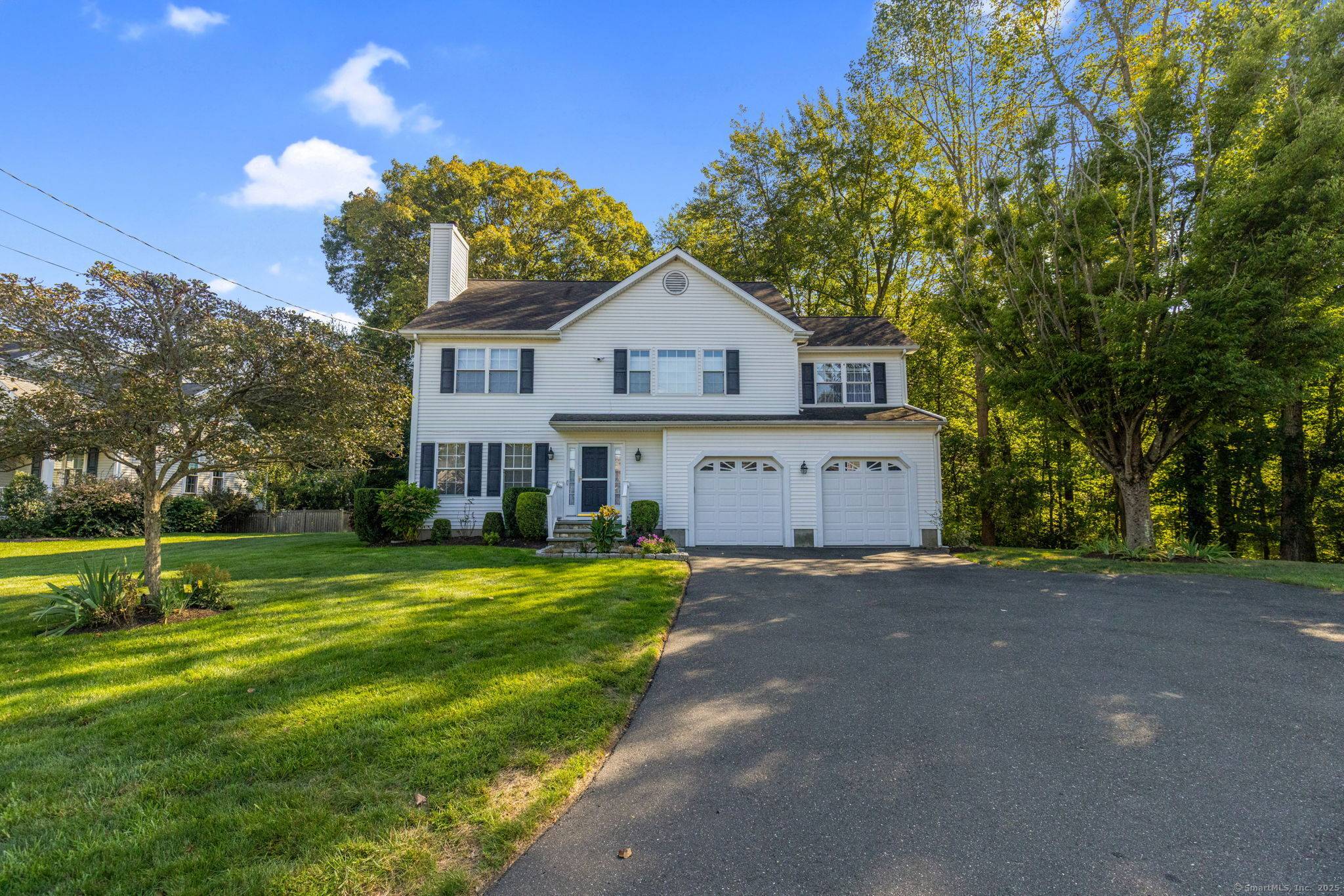 Welcome to 281 W Cedar St !