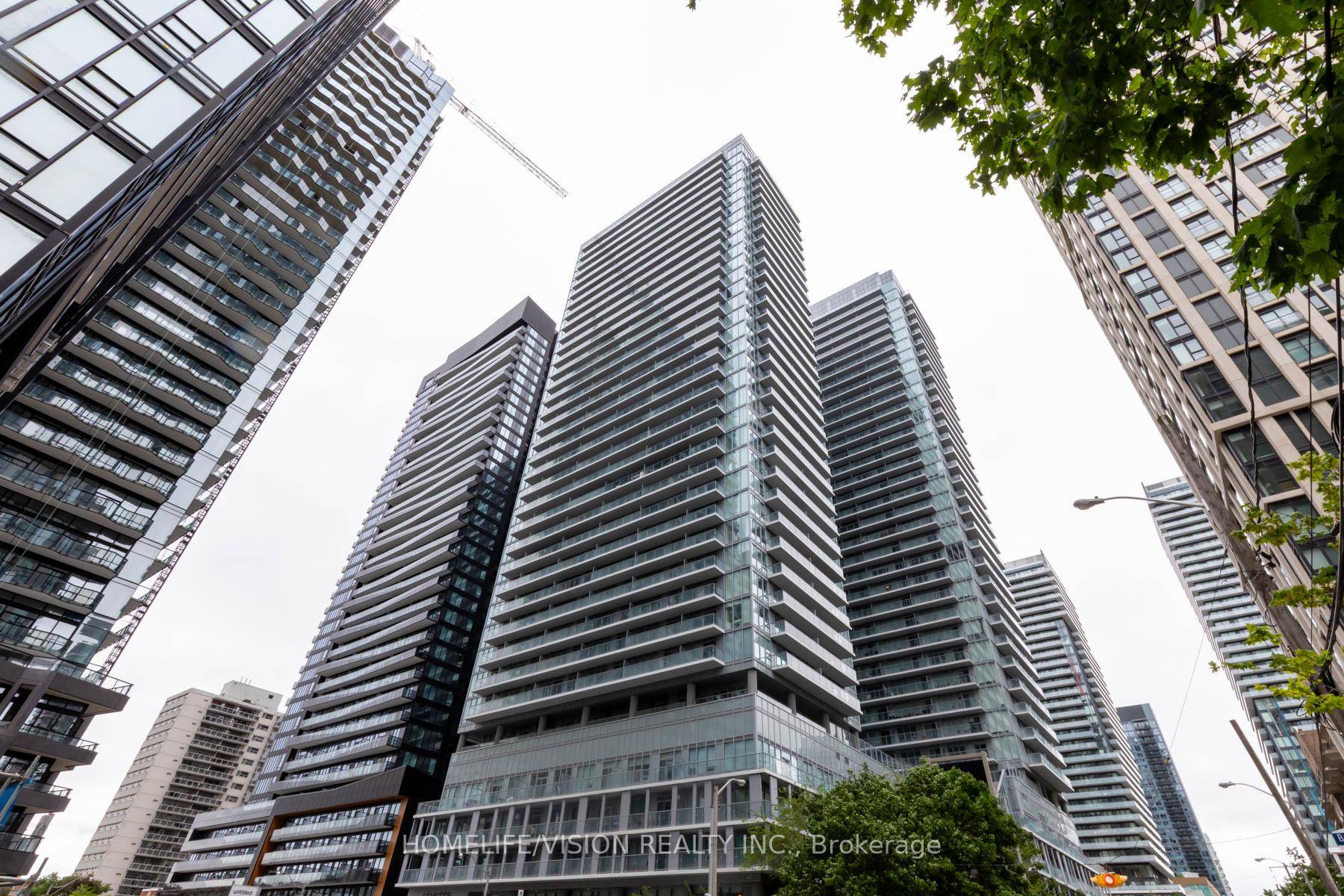 Welcome to 99 Broadway Ave, Sought after City Lights on Broadway This fantastic 1 bedroom layout features, hardwood floors throughout, Separate Sleeping quarters, 9 Foot Smooth Ceiling, A Wonderful Balcony ...