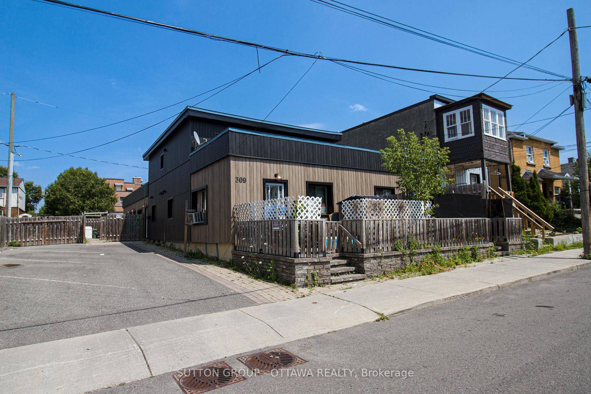 Prime Investment Opportunity in Ottawa Turnkey 5 Plex with Excellent Returns Welcome to 309 Cyr Avenue, an exceptional chance to secure a fully tenanted, income producing 5 unit property in ...