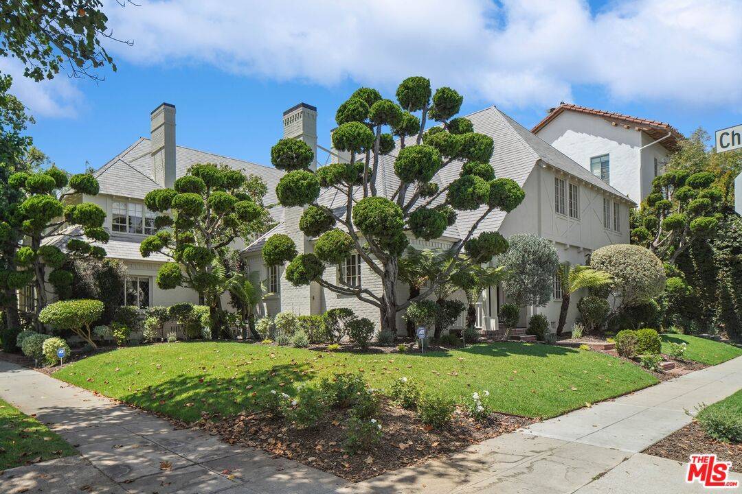 9677  Charleville Blvd 2BR Beverly Hills La
