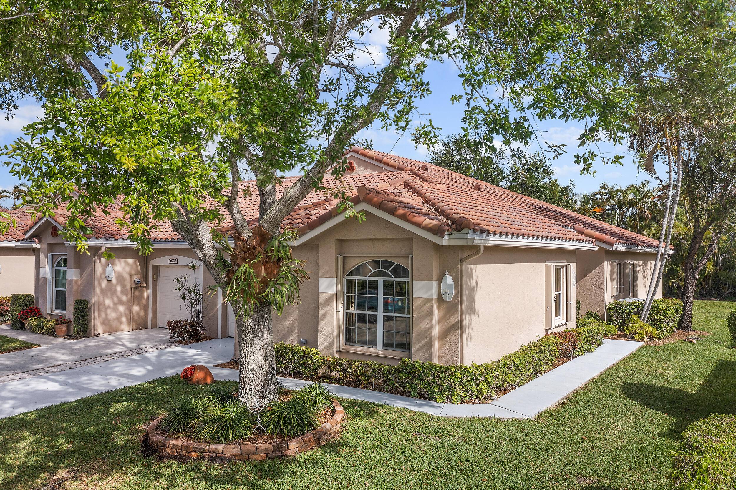 Welcome to the stunning, non membership gated 55 community Isles of Aberdeen !