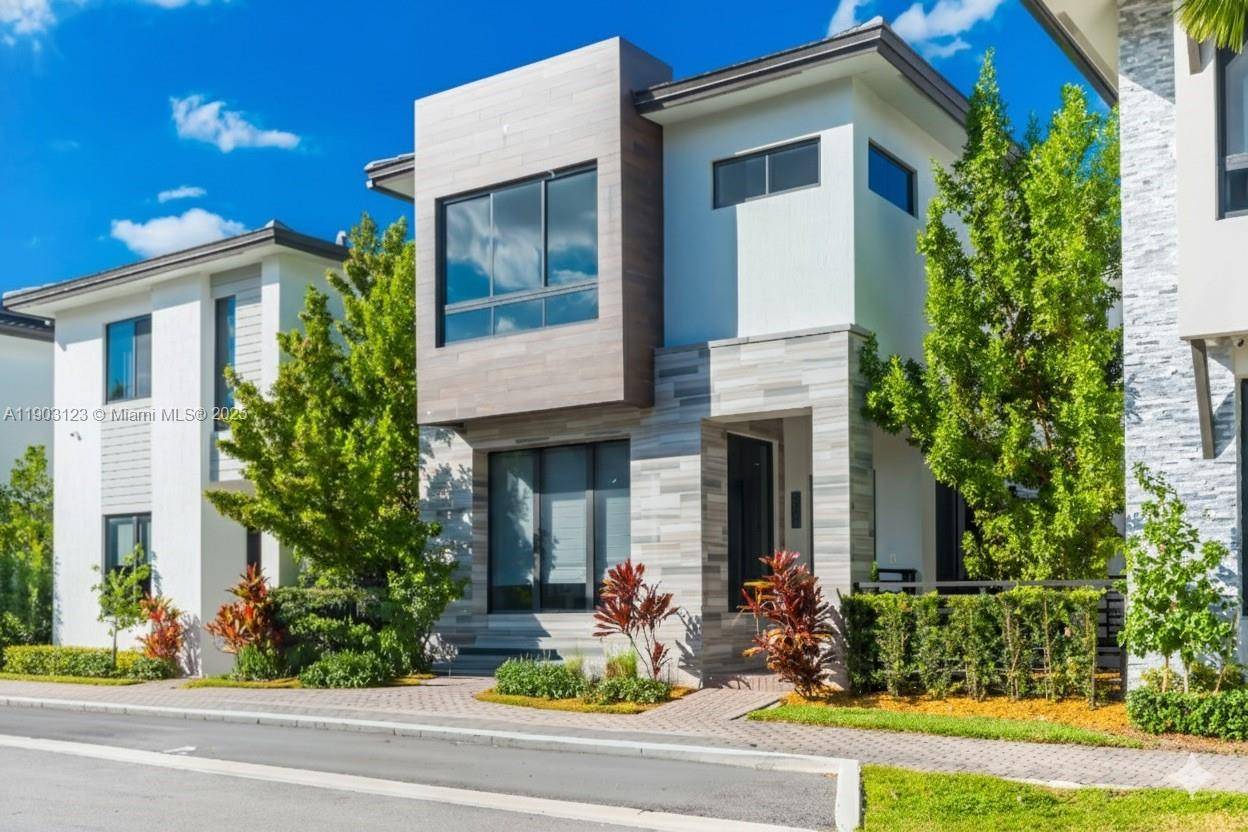 Experience modern luxury in one of South Florida s most walkable communities, Downtown Doral.