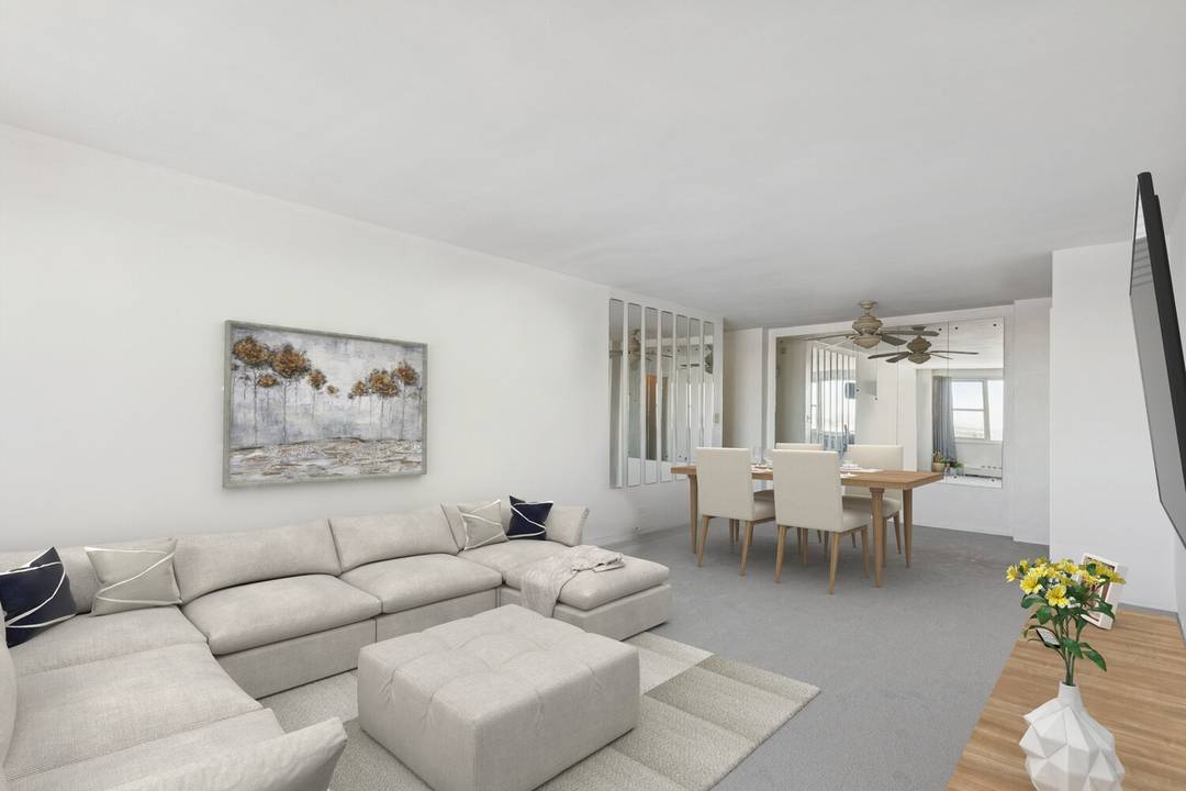 Positioned on the border of Midwood and Flatbush, Residence 11M offers the ideal balance of space, light, and convenience in a full service Brooklyn building just off Flatbush Avenue.