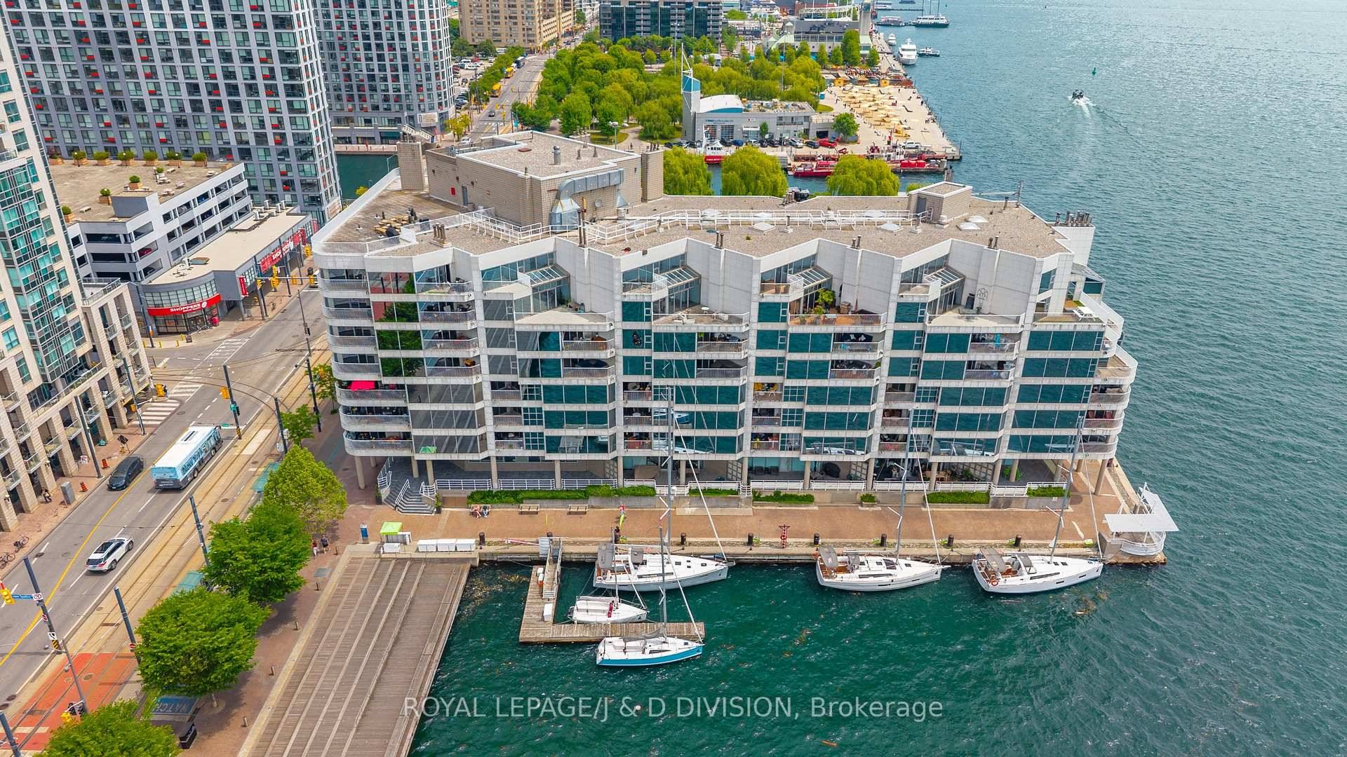 Welcome to 401 Queens Quay W, an iconic, award winning boutique condo known as Harbour Terrace.