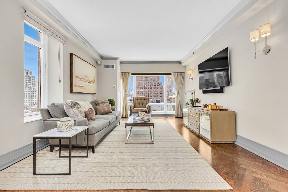 HIGH FLOOR THREE BEDROOM THREE BATH IN CLASSIC UPPER EAST SIDE CONDOMINIUM Exquisite 1, 859 Sq.