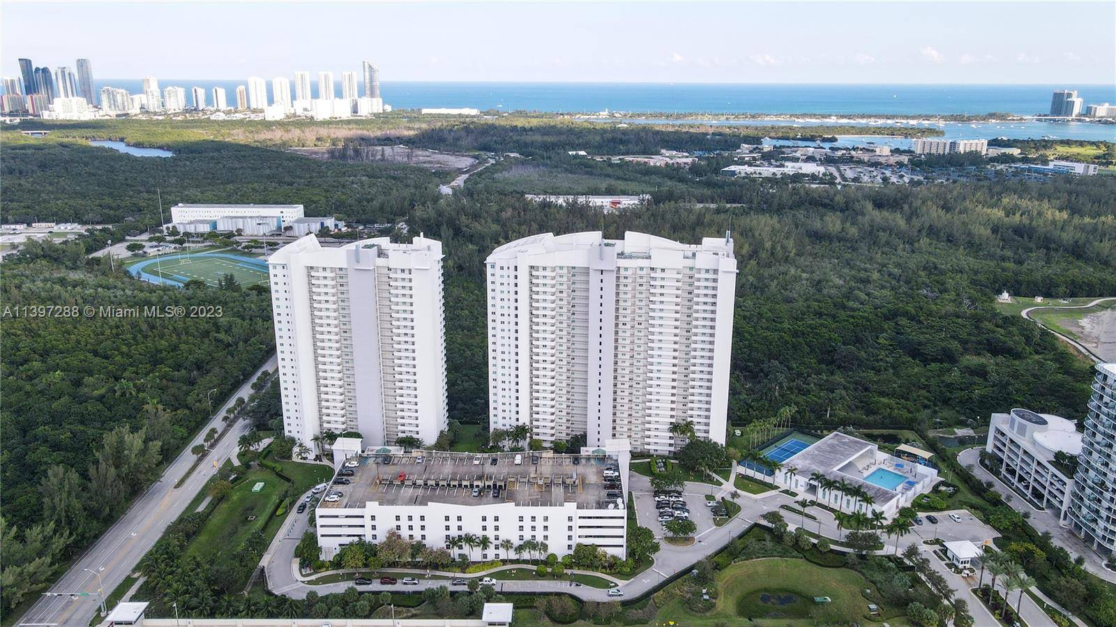 Gorgeous 2 Bedrooms 2 bathrooms in One fifty One Biscayne right on Oleta preserves, a very calm and panoramic view overlooking Aventura, Sunny isles and Miami Beach.